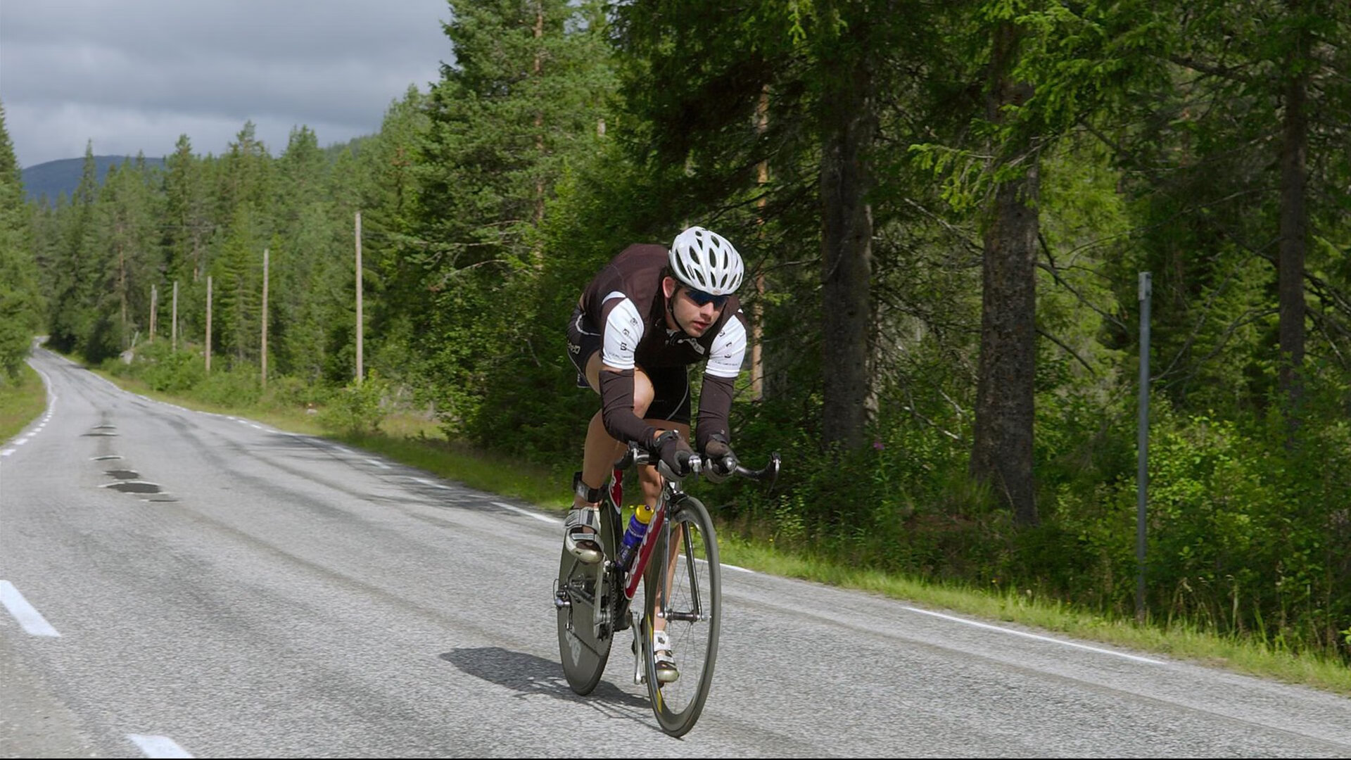 莱万联赛第200球，德甲史上首屈一指的射手，莱万拿过几次德甲金靴